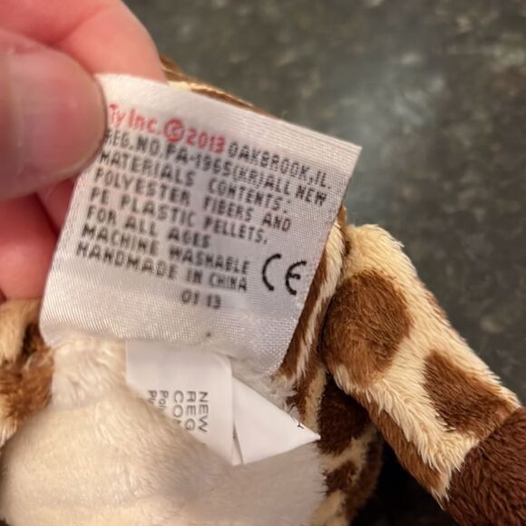 TY Pluffies “Tiptop” the Giraffe Plush (9.5 inch) without ear tag - Picture 7 of 7